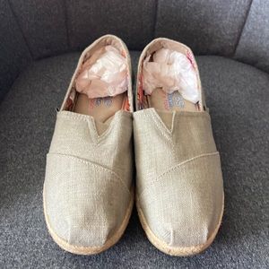 Bob's from Skechers Memory Foam
Tan Espadrilles Size 7